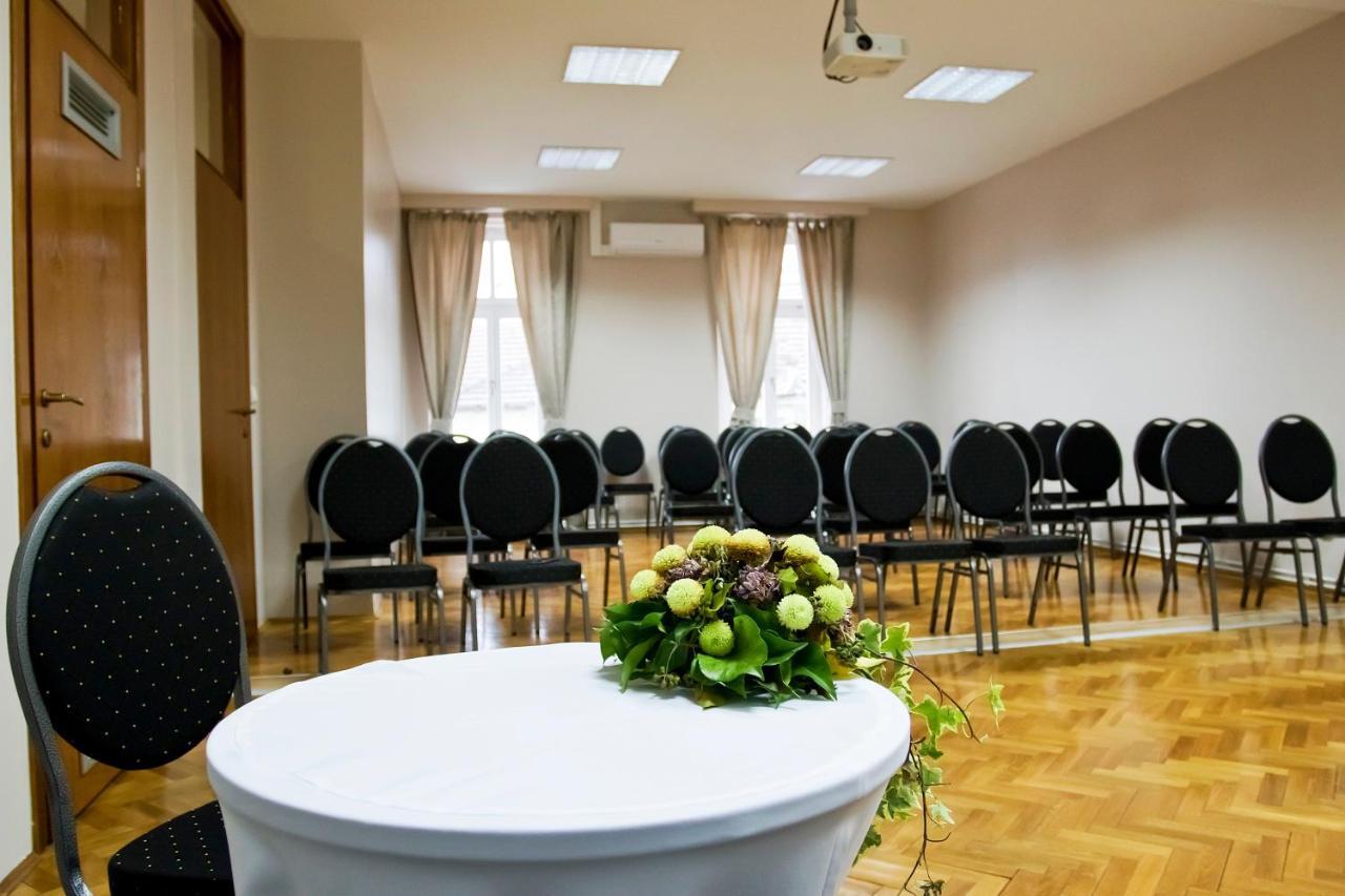 Hotel Pakrac Extérieur photo