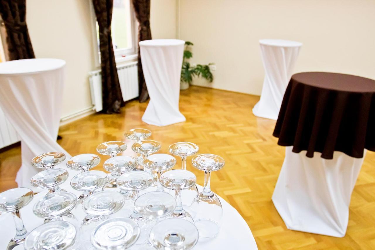 Hotel Pakrac Extérieur photo